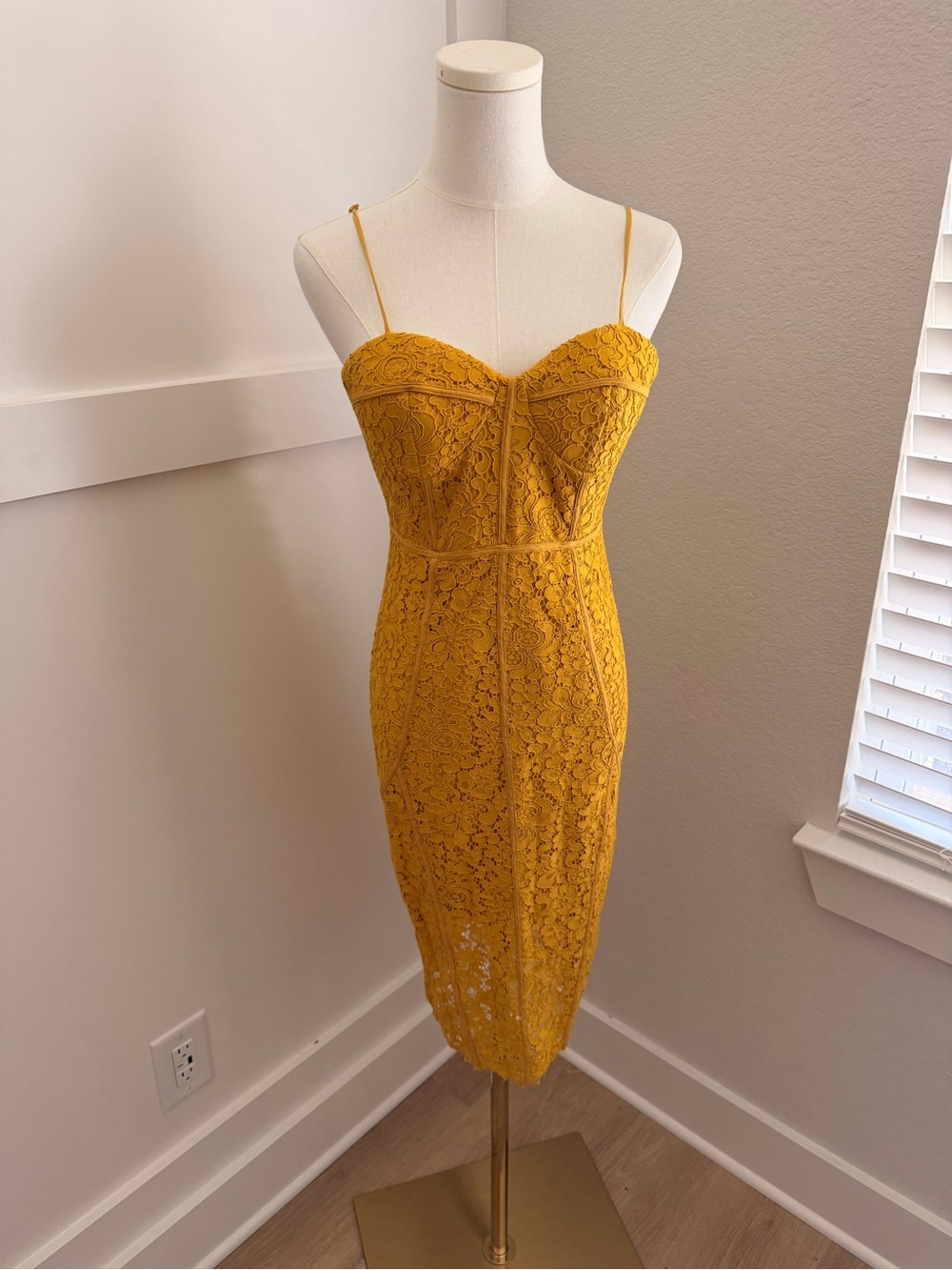 BARDOT Sophia Mustard Lace Midi Dress – Size US 6 / S (NWT)